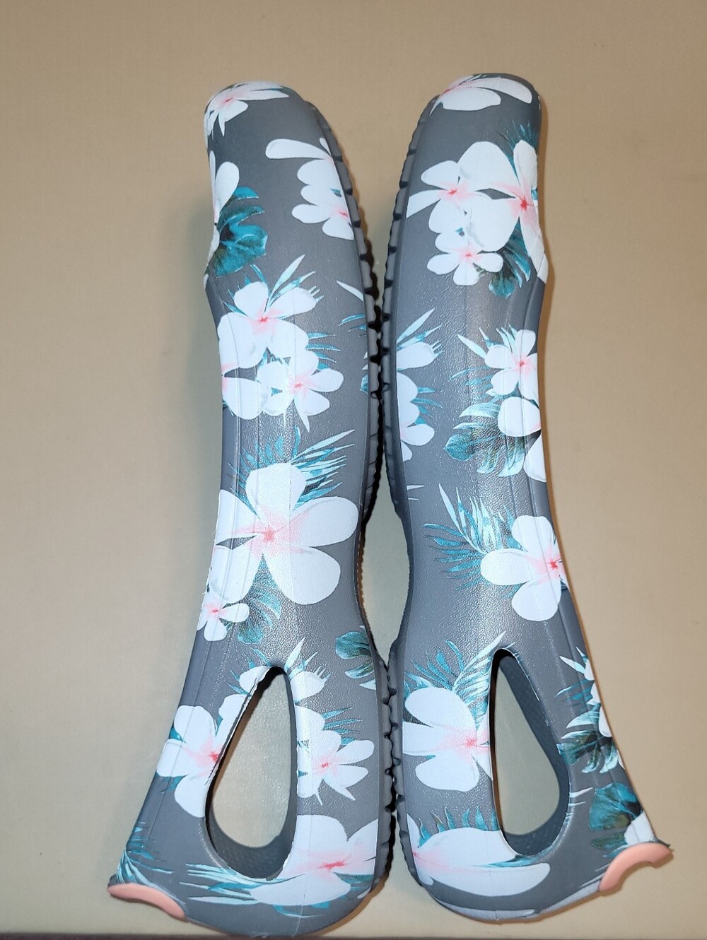 NWOT - CROCS Floral Ballet Flats in Gray, White and Pink SIZE 10. - Picture 6 of 9